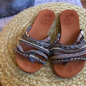 Women’s Sandals - Black and Grey